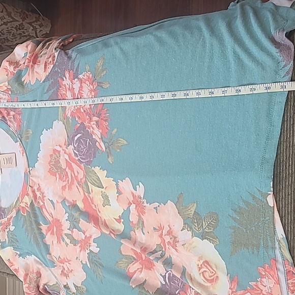 Philosophy Floral Blouse - Picture 9 of 10